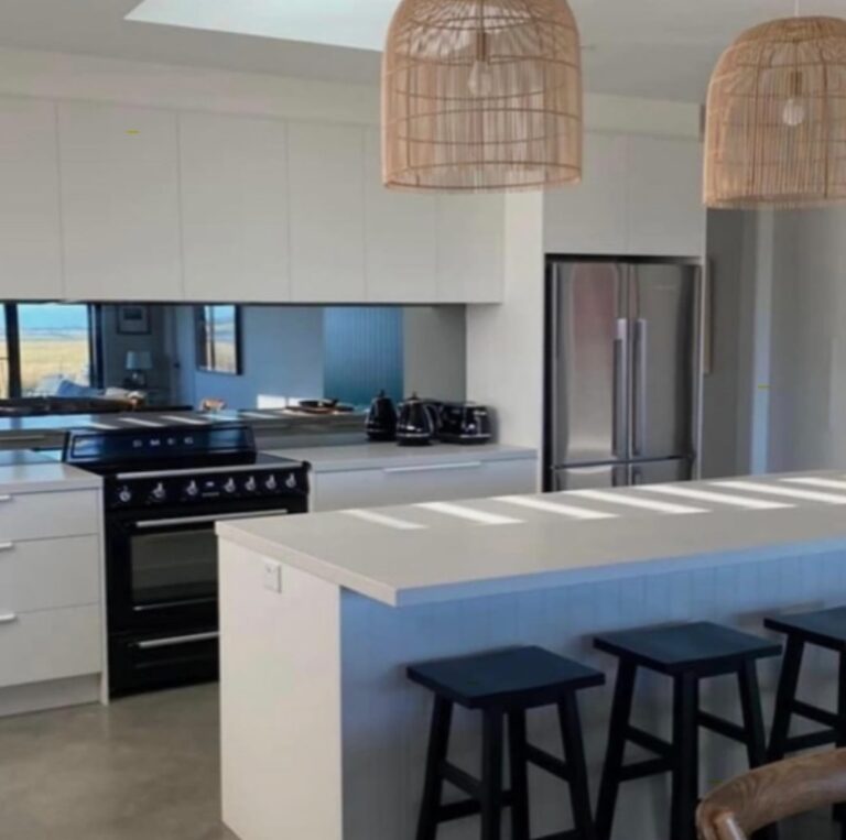 Designing a Stylish and Functional Kitchen